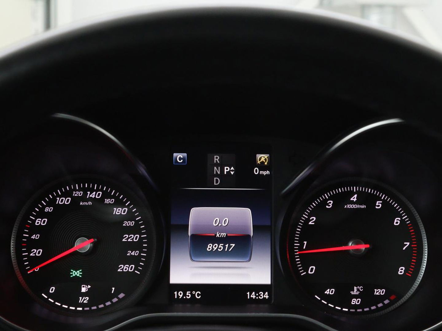 Mercedes-Benz C-Klasse 180 Avantgarde | Half leder | Adaptief LED | Trekhaak | Navigatie | Climate control | Park Assist | Cruise control | Bluetooth