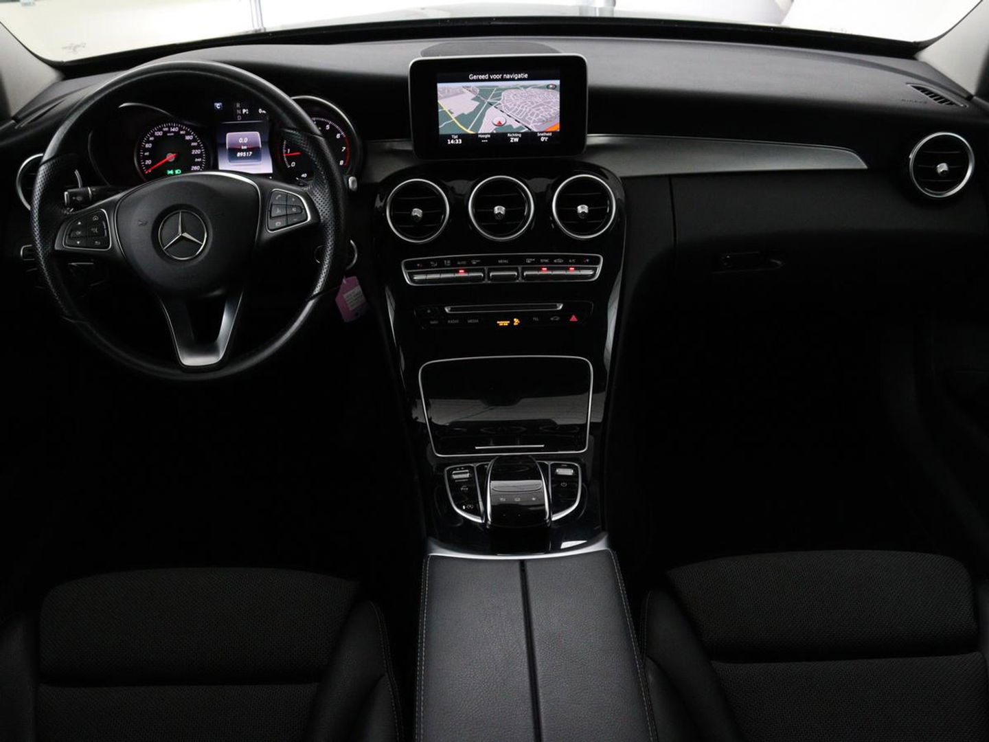 Mercedes-Benz C-Klasse 180 Avantgarde | Half leder | Adaptief LED | Trekhaak | Navigatie | Climate control | Park Assist | Cruise control | Bluetooth