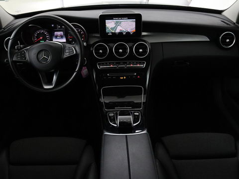 Mercedes-Benz C-Klasse 180 Avantgarde | Half leder | Adaptief LED | Trekhaak | Navigatie | Climate control | Park Assist | Cruise control | Bluetooth