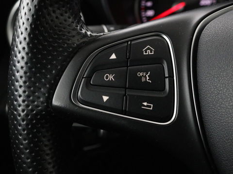 Mercedes-Benz C-Klasse 180 Avantgarde | Half leder | Adaptief LED | Trekhaak | Navigatie | Climate control | Park Assist | Cruise control | Bluetooth
