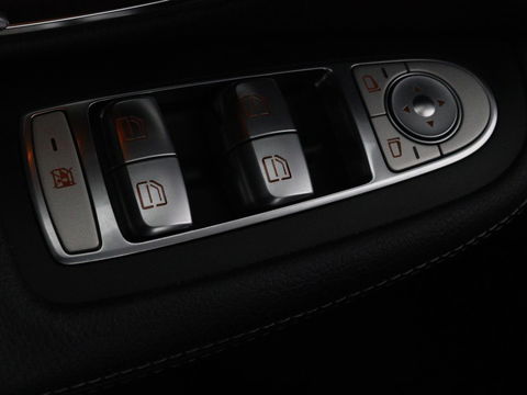 Mercedes-Benz C-Klasse 180 Avantgarde | Half leder | Adaptief LED | Trekhaak | Navigatie | Climate control | Park Assist | Cruise control | Bluetooth