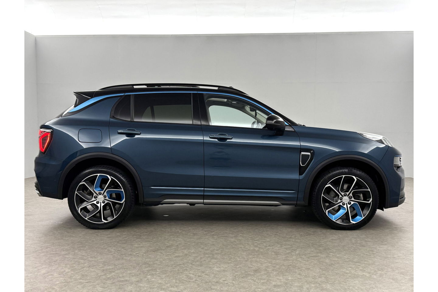 Lynk Co 01 1.5 Hybride 360Camera ACC Pano LED Memory Sfeerverl. Carplay Clima Navi Virtual 20"LMV