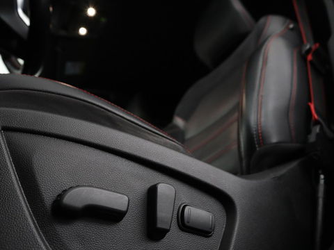 Renault Arkana 1.6 E-Tech Hybrid 145 R.S. Line | Leder/Alcantara | Stoel & stuurverwarming | Adaptive cruise | Camera | BOSE Sound | Carplay | Sfeerverlichting | Full LED | Keyless | Navigatie | Climate control