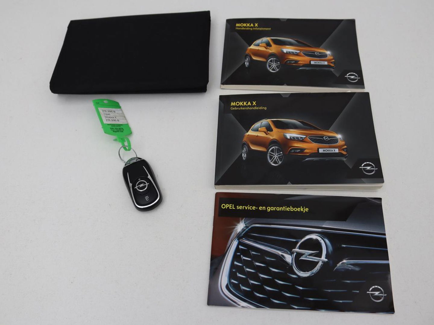 Opel Mokka X 1.4 Turbo Innovation | Automaat | Stoel & stuurverwarming | Trekhaak | Carplay | Navigatie | Camera | Xenon | Climate control | Keyless