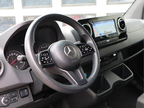Mercedes-Benz Sprinter 514 CDI Automaat Bakwagen Laadklep - MBUX - Cruise - 3 Zits