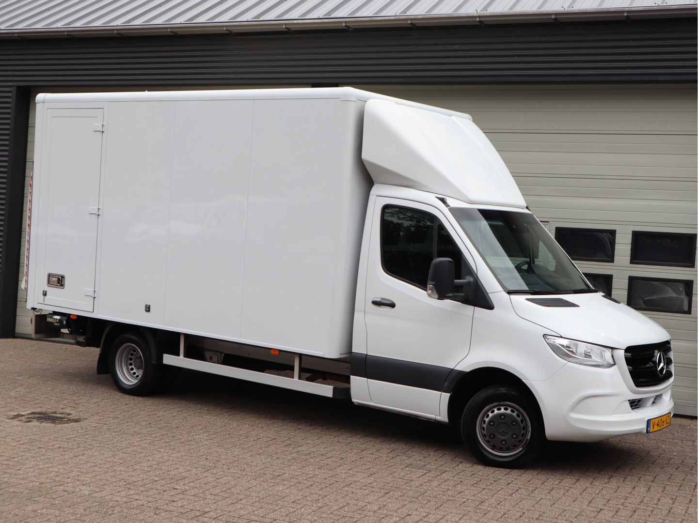 Mercedes-Benz Sprinter 514 CDI Automaat Bakwagen Laadklep - MBUX - Cruise - 3 Zits