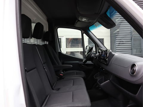 Mercedes-Benz Sprinter 514 CDI Automaat Bakwagen Laadklep - MBUX - Cruise - 3 Zits