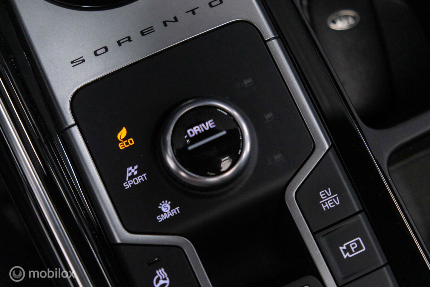 Kia Sorento 1.6 T-GDI Plug-in Hybrid 4WD ComfortLine | Panorama | Bose | Adaptive | Stoelkoeling | LED | Trekhaak | Leder | Zonneschermen |