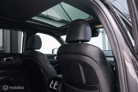 Kia Sorento 1.6 T-GDI Plug-in Hybrid 4WD ComfortLine | Panorama | Bose | Adaptive | Stoelkoeling | LED | Trekhaak | Leder | Zonneschermen |