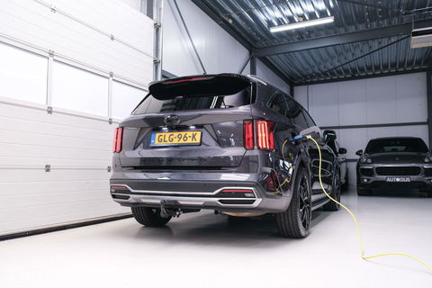 Kia Sorento 1.6 T-GDI Plug-in Hybrid 4WD ComfortLine | Panorama | Bose | Adaptive | Stoelkoeling | LED | Trekhaak | Leder | Zonneschermen |