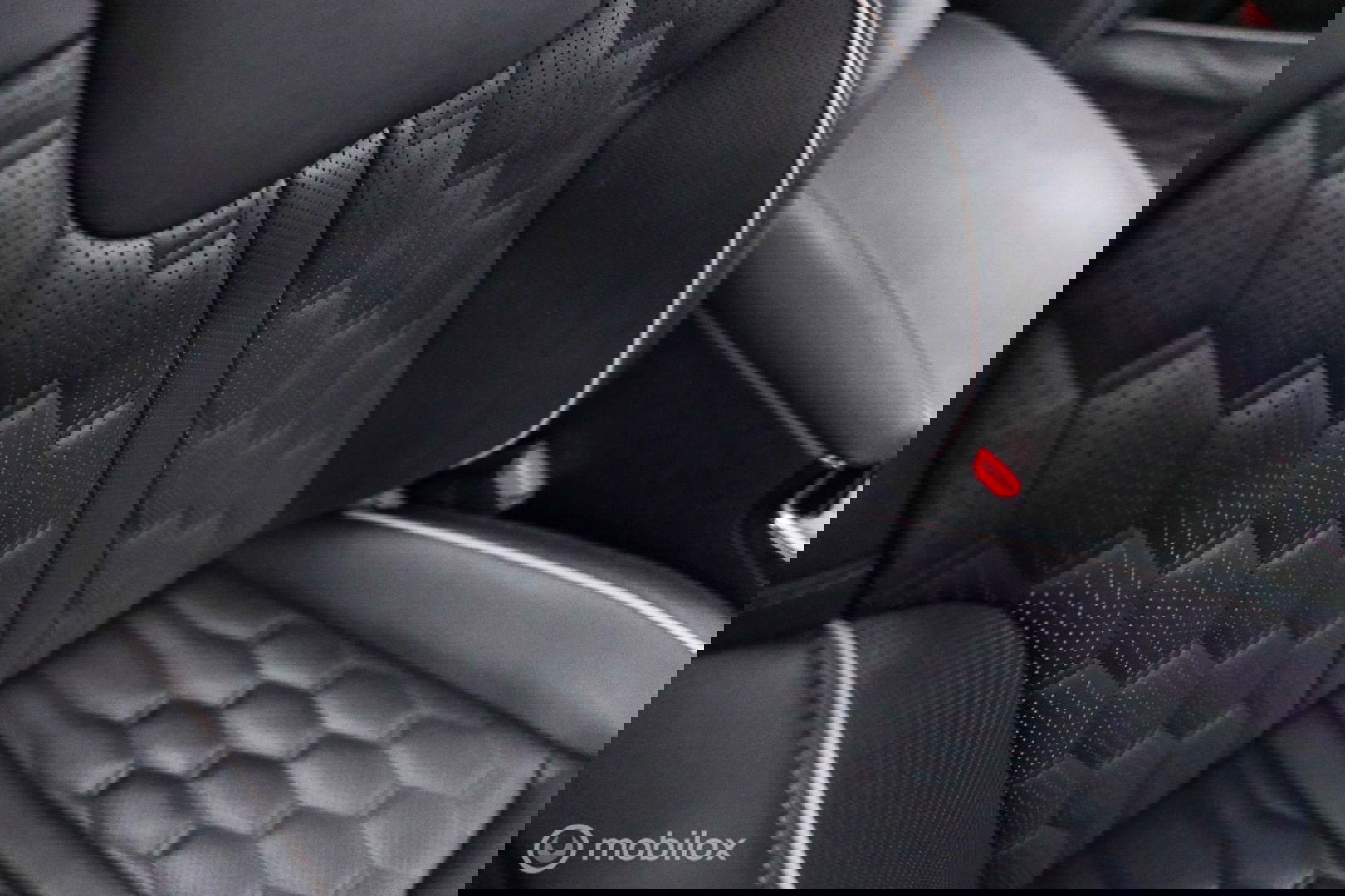 Kia Sorento 1.6 T-GDI Plug-in Hybrid 4WD ComfortLine | Panorama | Bose | Adaptive | Stoelkoeling | LED | Trekhaak | Leder | Zonneschermen |
