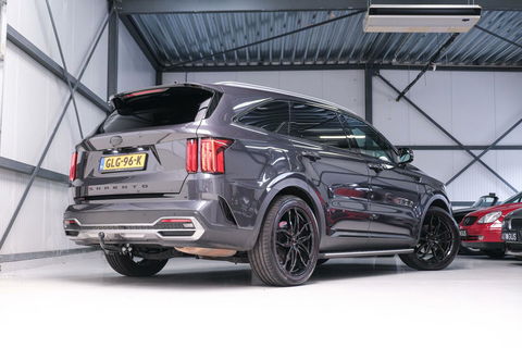 Kia Sorento 1.6 T-GDI Plug-in Hybrid 4WD ComfortLine | Panorama | Bose | Adaptive | Stoelkoeling | LED | Trekhaak | Leder | Zonneschermen |