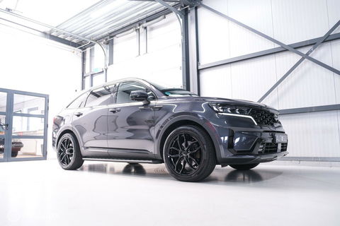 Kia Sorento 1.6 T-GDI Plug-in Hybrid 4WD ComfortLine | Panorama | Bose | Adaptive | Stoelkoeling | LED | Trekhaak | Leder | Zonneschermen |