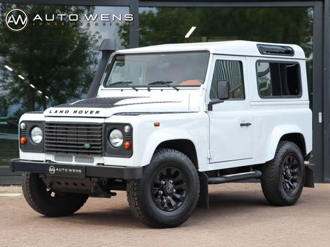 Land Rover Defender 2.2 D HT 90" E | Premium interieur | Keurige staat!