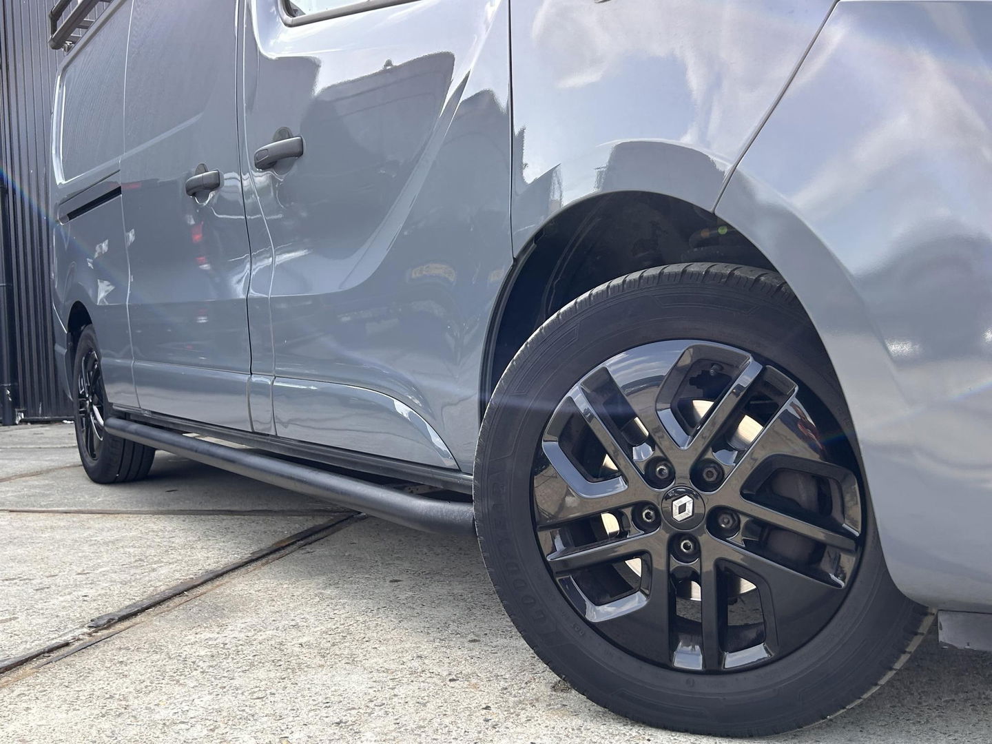Renault Trafic 2.0 dCi 170PK L2H1 Luxe | LED | LMV | 2x Schuifdeur | R-Link | Carplay