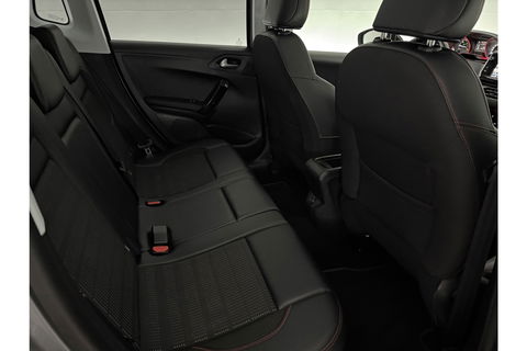 Peugeot 2008 1.2 110PK PureTech GT-Line Sfeerverl. Camera Carplay LED Pano Trekhaak Clima Cruise Navi PDC 17''LMV