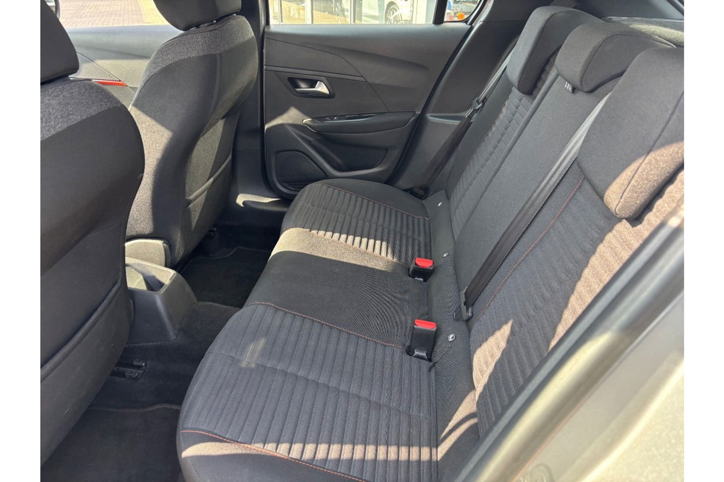 Peugeot 208 1.2 PT ACTIVE PACK NAVI AIRCO/ECC PDC