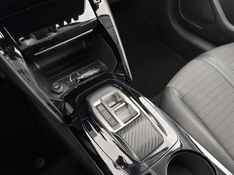 Peugeot e-208 EV Allure Pack 50 kWh [ 3-Fase ] (INCL-BTW) *1/2LEATHER | FULL-LED | DIGI-COCKPIT | CCS-FASTLOADER | KEYLESS | CAMERA | NAVI-FULLMAP | APP.CONNECT | LANE-ASSIST | DAB+ | CRUISE | SPORT-COMFORT-SEATS | 1/2-LEATHER | 16"ALU*