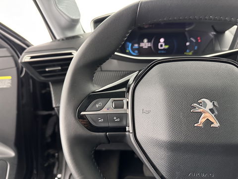 Peugeot e-208 EV Allure Pack 50 kWh [ 3-Fase ] (INCL-BTW) *1/2LEATHER | FULL-LED | DIGI-COCKPIT | CCS-FASTLOADER | KEYLESS | CAMERA | NAVI-FULLMAP | APP.CONNECT | LANE-ASSIST | DAB+ | CRUISE | SPORT-COMFORT-SEATS | 1/2-LEATHER | 16"ALU*