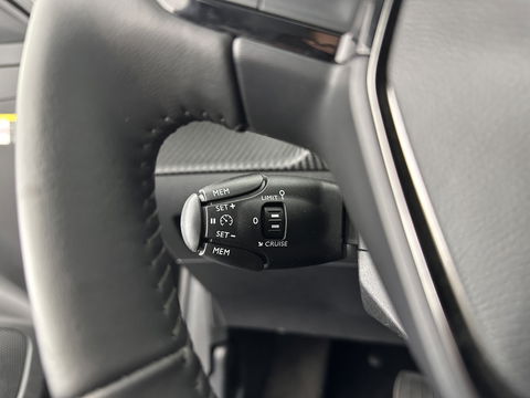 Peugeot e-208 EV Allure Pack 50 kWh [ 3-Fase ] (INCL-BTW) *1/2LEATHER | FULL-LED | DIGI-COCKPIT | CCS-FASTLOADER | KEYLESS | CAMERA | NAVI-FULLMAP | APP.CONNECT | LANE-ASSIST | DAB+ | CRUISE | SPORT-COMFORT-SEATS | 1/2-LEATHER | 16"ALU*