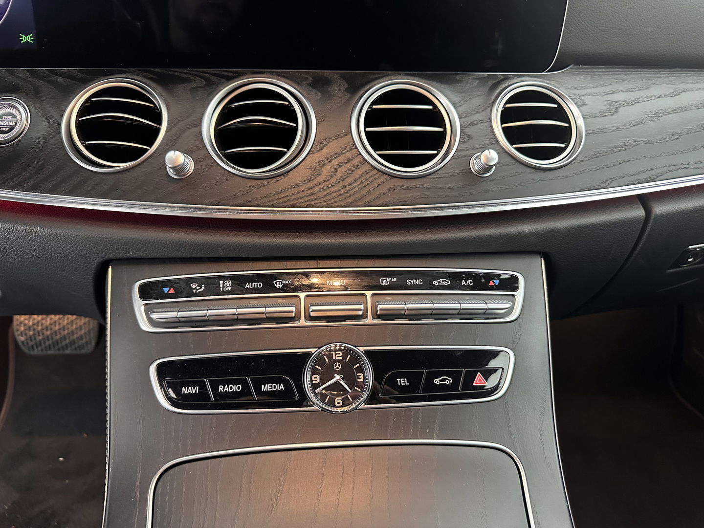 Mercedes-Benz E-Klasse Estate 220 d Premium Aut. *1/2LEATHER | MULTIBEAM-LED | WIDESCREEN-DIGI-COCKPIT | TOP-VIEW | MEMORY-PACK | AMBIENT-LIGHT | COMFORT-SEATS | NAVI-FULLMAP | 17''ALU*