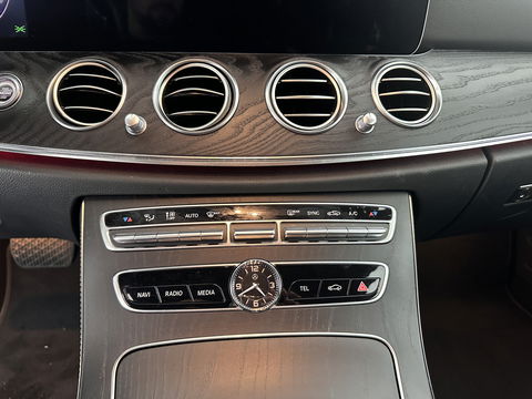 Mercedes-Benz E-Klasse Estate 220 d Premium Aut. *1/2LEATHER | MULTIBEAM-LED | WIDESCREEN-DIGI-COCKPIT | TOP-VIEW | MEMORY-PACK | AMBIENT-LIGHT | COMFORT-SEATS | NAVI-FULLMAP | 17''ALU*