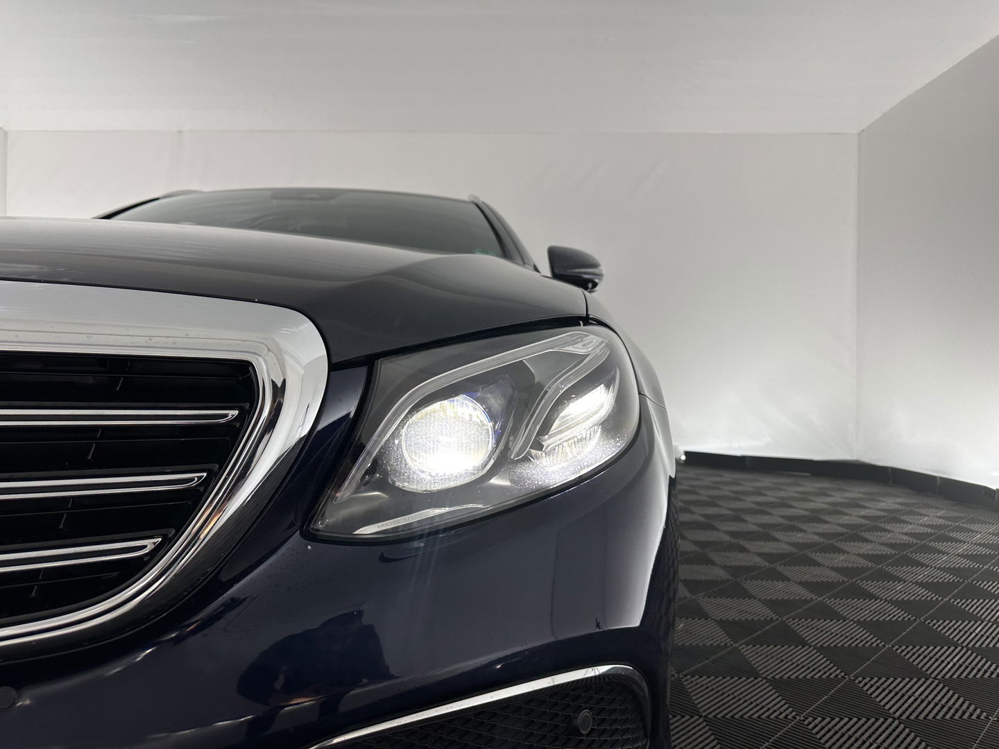 Mercedes-Benz E-Klasse Estate 220 d Premium Aut. *1/2LEATHER | MULTIBEAM-LED | WIDESCREEN-DIGI-COCKPIT | TOP-VIEW | MEMORY-PACK | AMBIENT-LIGHT | COMFORT-SEATS | NAVI-FULLMAP | 17''ALU*