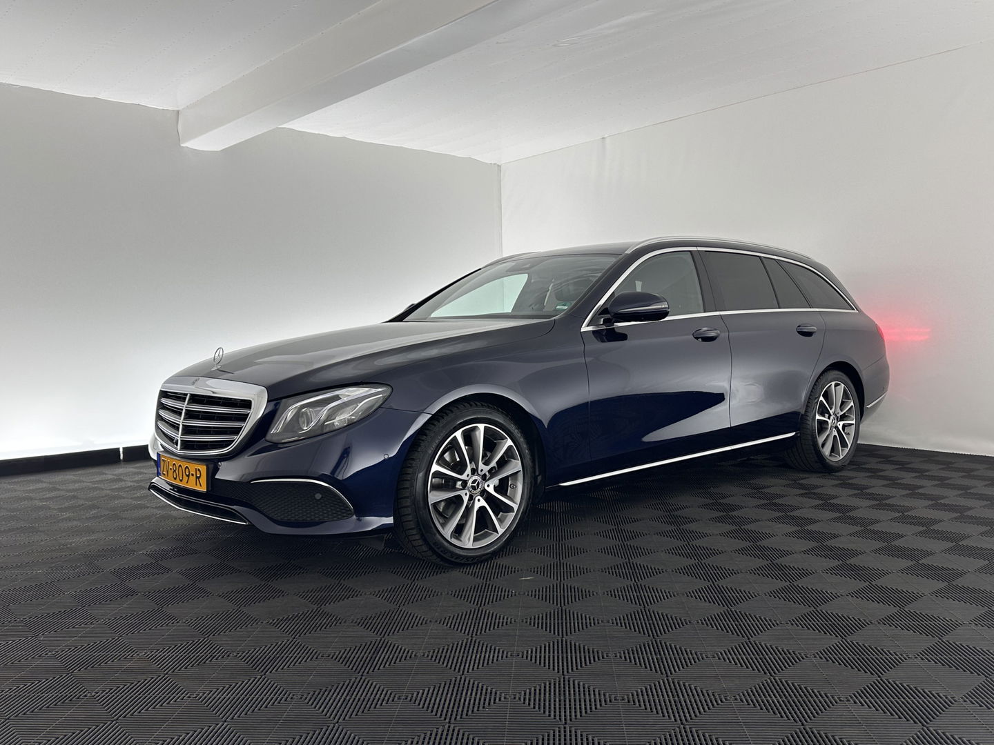Mercedes-Benz E-Klasse Estate 220 d Premium Aut. *1/2LEATHER | MULTIBEAM-LED | WIDESCREEN-DIGI-COCKPIT | TOP-VIEW | MEMORY-PACK | AMBIENT-LIGHT | COMFORT-SEATS | NAVI-FULLMAP | 17''ALU*
