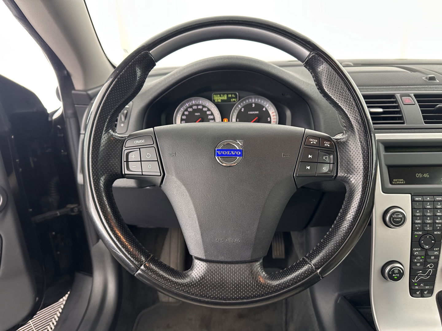 Volvo C70 Convertible 2.0D Momentum Intro Edition Aut. *LUXURY-LEATHER | BI-XENON | NAVI-FULLMAP | BLINDSPOT | HEATED-COMFORTSEATS | AIRSCARF | ECC | PDC | CRUISE | 16''ALU*