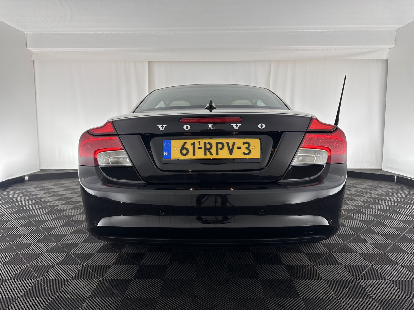 Volvo C70 Convertible 2.0D Momentum Intro Edition Aut. *LUXURY-LEATHER | BI-XENON | NAVI-FULLMAP | BLINDSPOT | HEATED-COMFORTSEATS | AIRSCARF | ECC | PDC | CRUISE | 16''ALU*