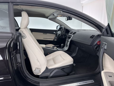 Volvo C70 Convertible 2.0D Momentum Intro Edition Aut. *LUXURY-LEATHER | BI-XENON | NAVI-FULLMAP | BLINDSPOT | HEATED-COMFORTSEATS | AIRSCARF | ECC | PDC | CRUISE | 16''ALU*