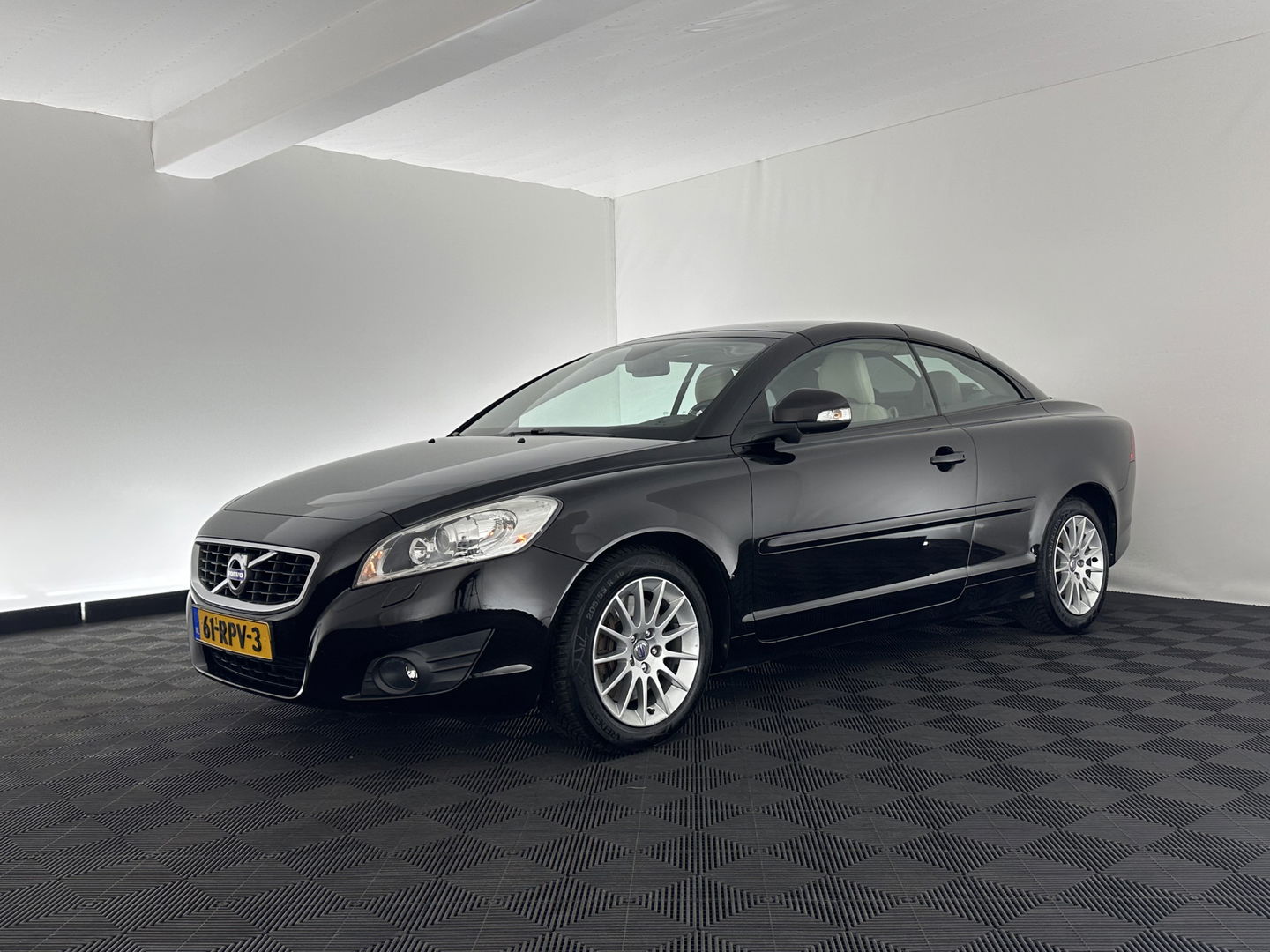Volvo C70 Convertible 2.0D Momentum Intro Edition Aut. *LUXURY-LEATHER | BI-XENON | NAVI-FULLMAP | BLINDSPOT | HEATED-COMFORTSEATS | AIRSCARF | ECC | PDC | CRUISE | 16''ALU*