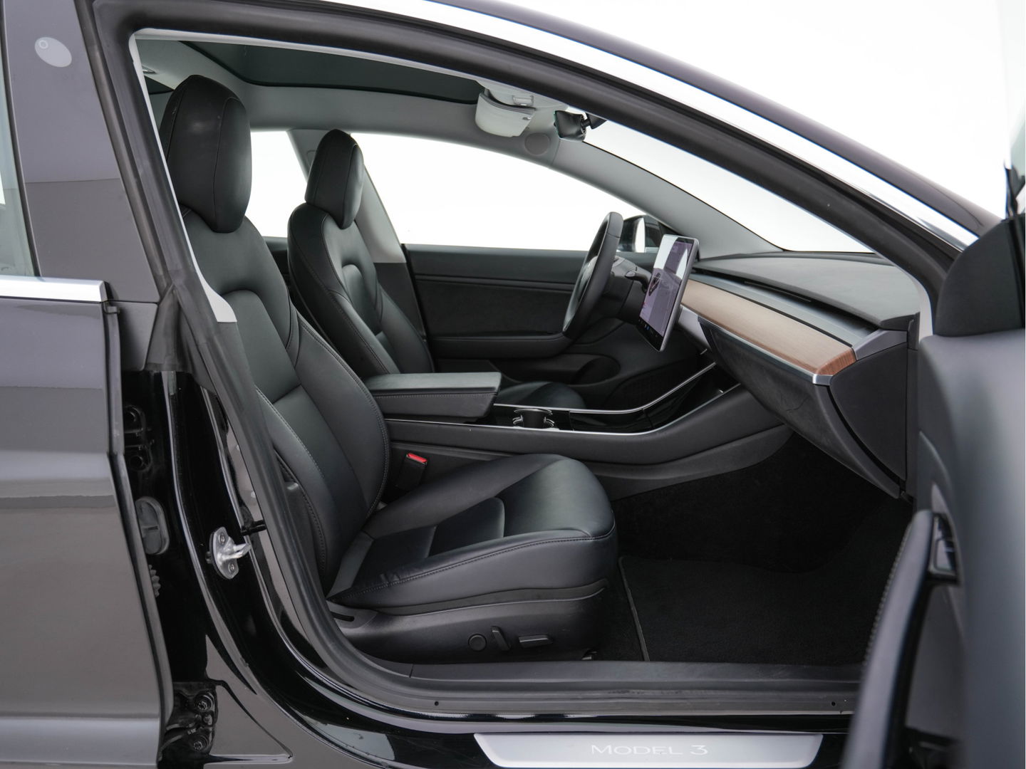 Tesla Model 3 Long Range AWD 75 kWh [ 3-Fase ] (INCL-BTW) Aut. *PANO | AUTO-PILOT | FULL-LEATHER | KEYLESS | FULL-LED | MEMORY-PACK | SURROUND-VIEW | DAB | CARPLAY | DIGI-COCKPIT | LANE-ASSIST | COMFORT-SEATS | 19"ALU*