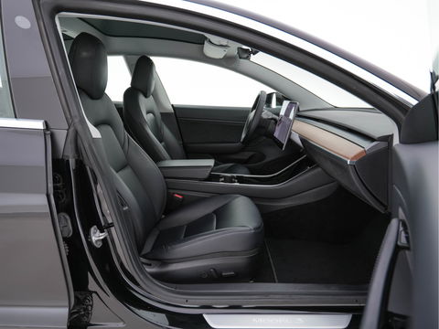 Tesla Model 3 Long Range AWD 75 kWh [ 3-Fase ] (INCL-BTW) Aut. *PANO | AUTO-PILOT | FULL-LEATHER | KEYLESS | FULL-LED | MEMORY-PACK | SURROUND-VIEW | DAB | CARPLAY | DIGI-COCKPIT | LANE-ASSIST | COMFORT-SEATS | 19"ALU*