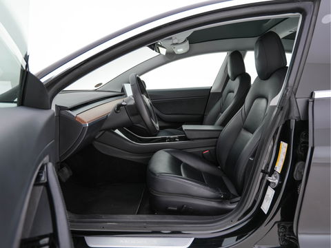 Tesla Model 3 Long Range AWD 75 kWh [ 3-Fase ] (INCL-BTW) Aut. *PANO | AUTO-PILOT | FULL-LEATHER | KEYLESS | FULL-LED | MEMORY-PACK | SURROUND-VIEW | DAB | CARPLAY | DIGI-COCKPIT | LANE-ASSIST | COMFORT-SEATS | 19"ALU*