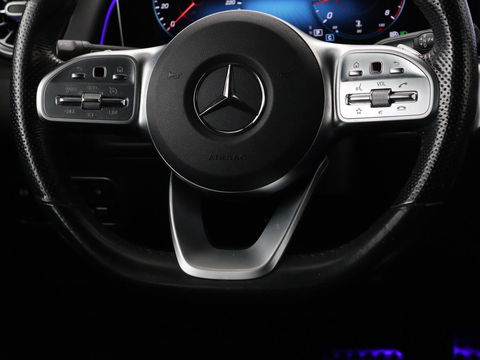 Mercedes-Benz GLB 200 Premium Plus | AMG Line | Panoramadak | Leder | Stoelverwarming | Carplay | Camera | Trekhaak | Memory | Carbon | Full LED | Navigatie | Keyless