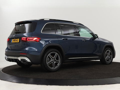 Mercedes-Benz GLB 200 Premium Plus | AMG Line | Panoramadak | Leder | Stoelverwarming | Carplay | Camera | Trekhaak | Memory | Carbon | Full LED | Navigatie | Keyless