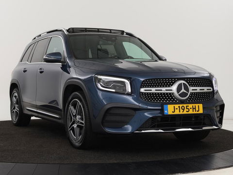 Mercedes-Benz GLB 200 Premium Plus | AMG Line | Panoramadak | Leder | Stoelverwarming | Carplay | Camera | Trekhaak | Memory | Carbon | Full LED | Navigatie | Keyless