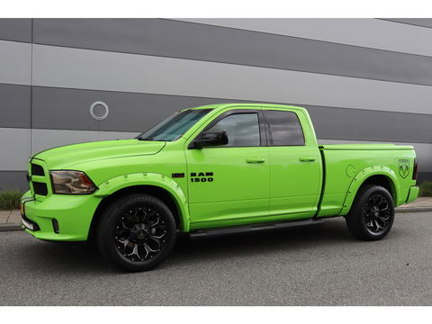 Dodge Ram 1500 5.7 V8 4x4 Quad Cab Sport | Leder | Camera | Trekhaak | 20'' | Airco | Cruise control | LPG 122 liter | LED verstraler | Bluetooth | Side-Bars