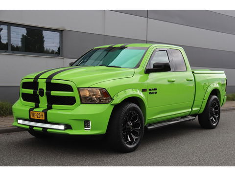 Dodge Ram 1500 5.7 V8 4x4 Quad Cab Sport | Leder | Camera | Trekhaak | 20'' | Airco | Cruise control | LPG 122 liter | LED verstraler | Bluetooth | Side-Bars