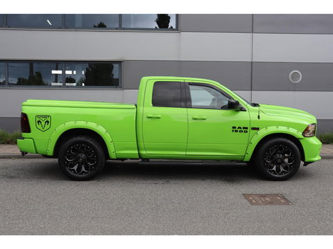 Dodge Ram 1500 5.7 V8 4x4 Quad Cab Sport | Leder | Camera | Trekhaak | 20'' | Airco | Cruise control | LPG 122 liter | LED verstraler | Bluetooth | Side-Bars
