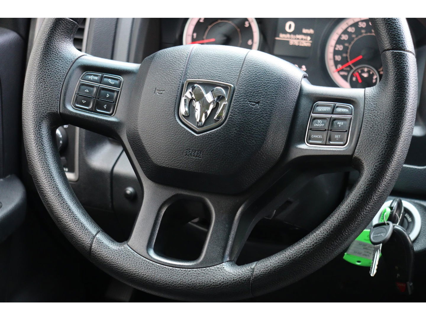 Dodge Ram 1500 5.7 V8 4x4 Quad Cab Sport | Leder | Camera | Trekhaak | 20'' | Airco | Cruise control | LPG 122 liter | LED verstraler | Bluetooth | Side-Bars