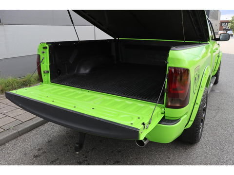 Dodge Ram 1500 5.7 V8 4x4 Quad Cab Sport | Leder | Camera | Trekhaak | 20'' | Airco | Cruise control | LPG 122 liter | LED verstraler | Bluetooth | Side-Bars