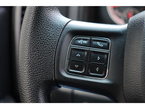 Dodge Ram 1500 5.7 V8 4x4 Quad Cab Sport | Leder | Camera | Trekhaak | 20'' | Airco | Cruise control | LPG 122 liter | LED verstraler | Bluetooth | Side-Bars