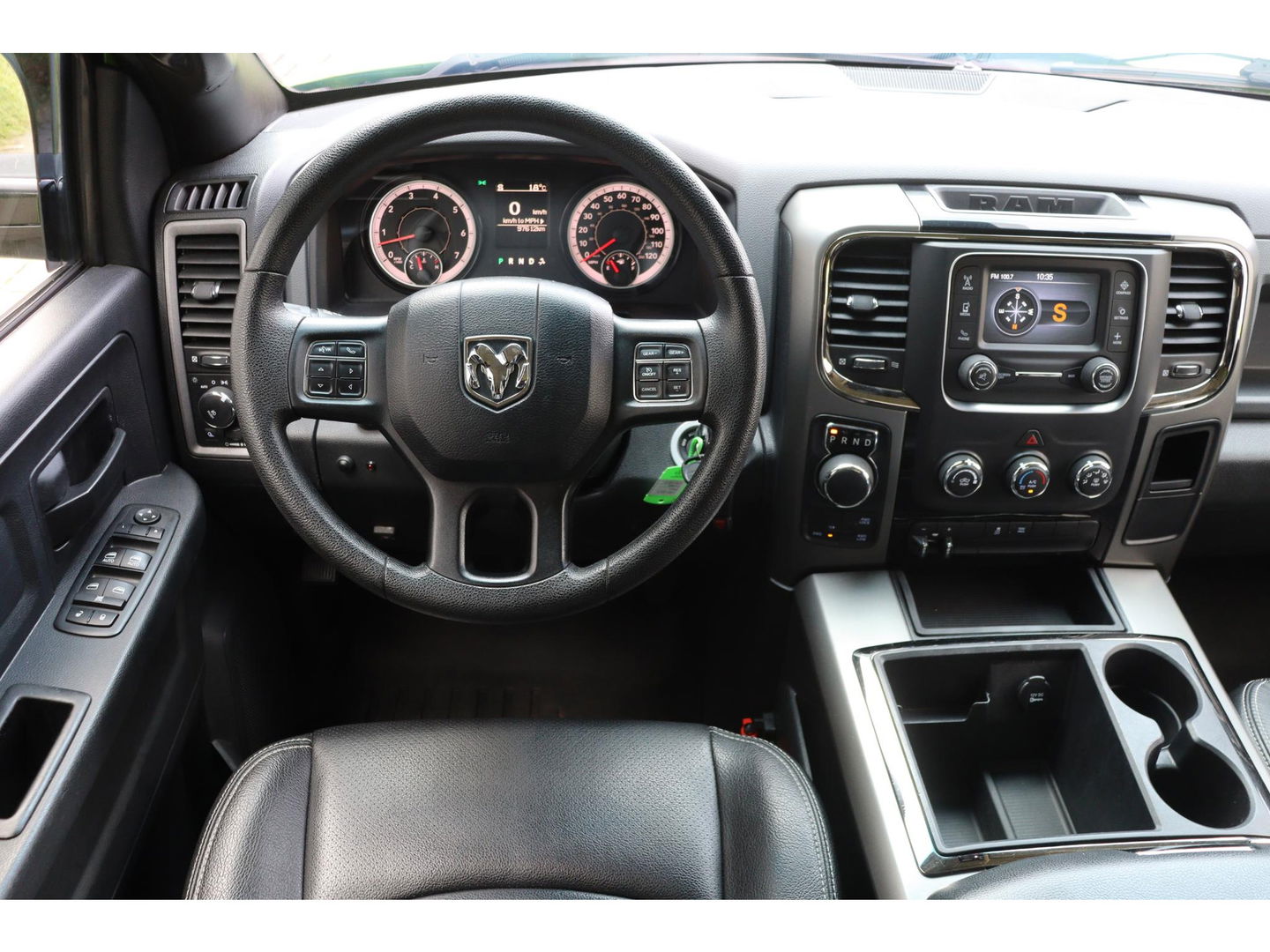 Dodge Ram 1500 5.7 V8 4x4 Quad Cab Sport | Leder | Camera | Trekhaak | 20'' | Airco | Cruise control | LPG 122 liter | LED verstraler | Bluetooth | Side-Bars