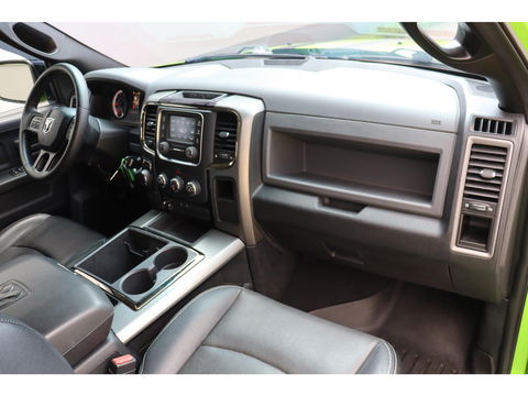 Dodge Ram 1500 5.7 V8 4x4 Quad Cab Sport | Leder | Camera | Trekhaak | 20'' | Airco | Cruise control | LPG 122 liter | LED verstraler | Bluetooth | Side-Bars