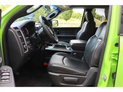 Dodge Ram 1500 5.7 V8 4x4 Quad Cab Sport | Leder | Camera | Trekhaak | 20'' | Airco | Cruise control | LPG 122 liter | LED verstraler | Bluetooth | Side-Bars