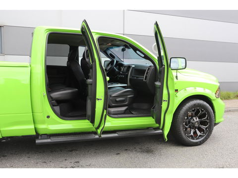 Dodge Ram 1500 5.7 V8 4x4 Quad Cab Sport | Leder | Camera | Trekhaak | 20'' | Airco | Cruise control | LPG 122 liter | LED verstraler | Bluetooth | Side-Bars