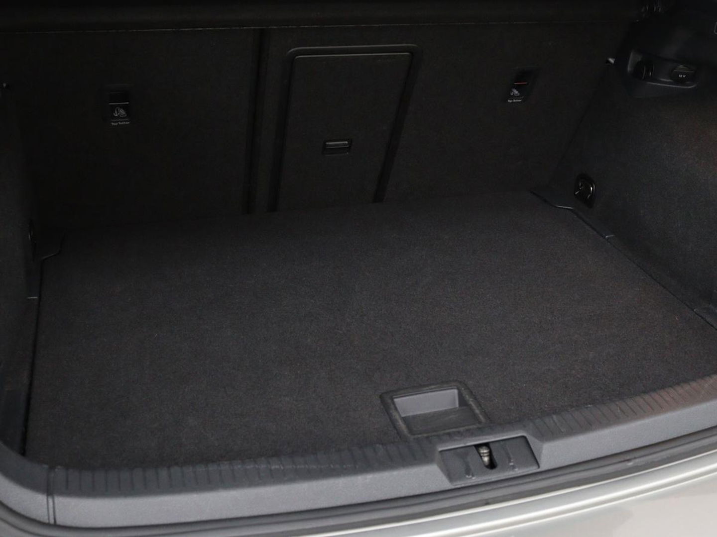 Volkswagen Golf 1.0 TSI Comfortline | Stoelverwarming | Full LED | Carplay | Climate control | Parkeerhulp | Cruise control | 19'' lichtmetalen velgen