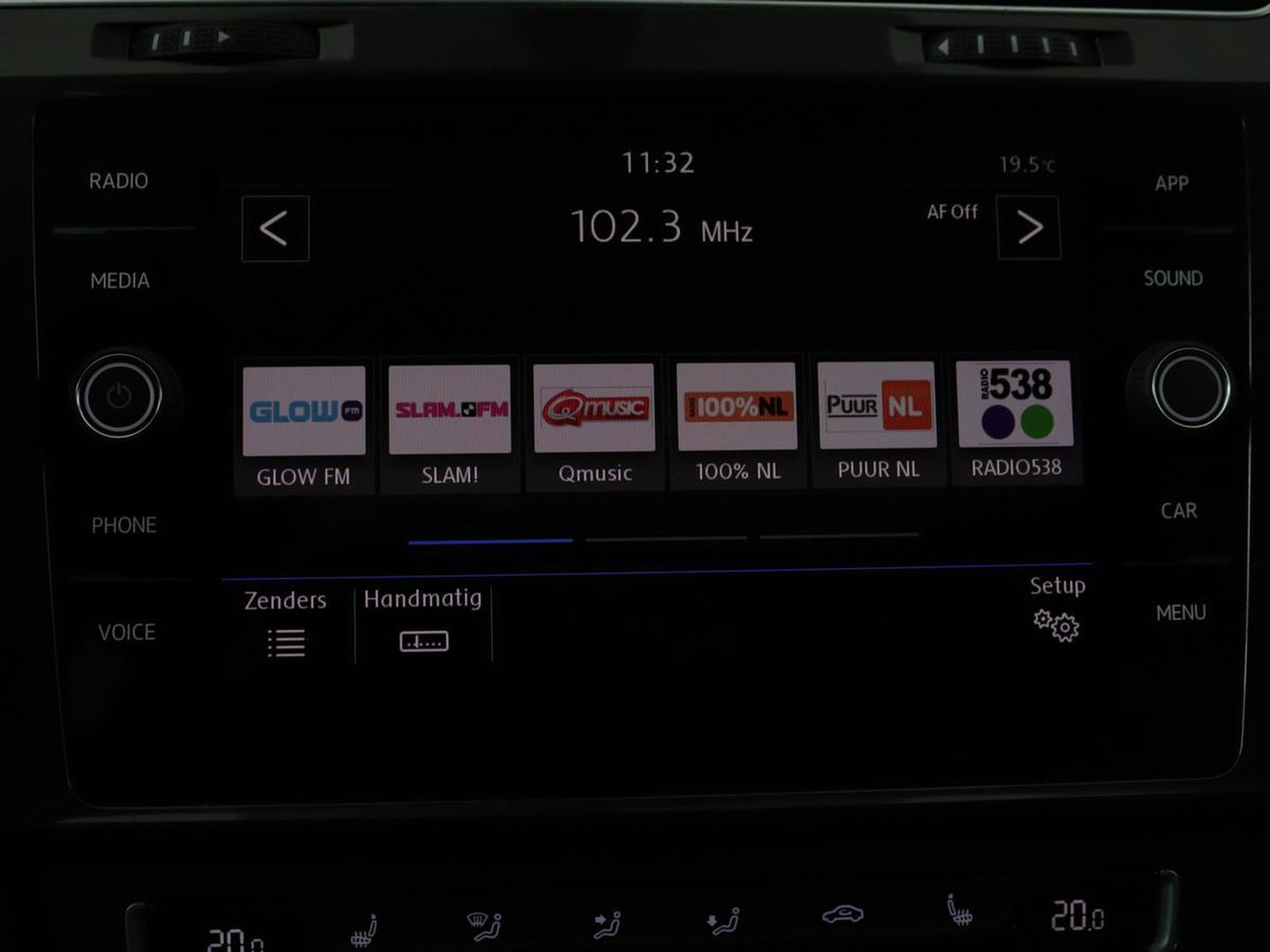 Volkswagen Golf 1.0 TSI Comfortline | Stoelverwarming | Full LED | Carplay | Climate control | Parkeerhulp | Cruise control | 19'' lichtmetalen velgen